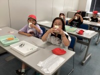 声に反応してヘビが踊りだす