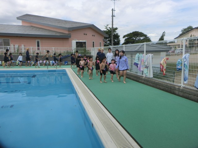 シャワーへ！