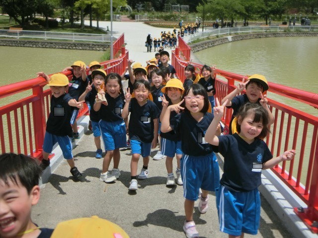 五十鈴湖の橋もみんなで渡るの、楽しい～！
