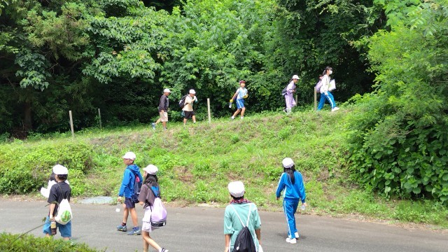 山道も歩きます