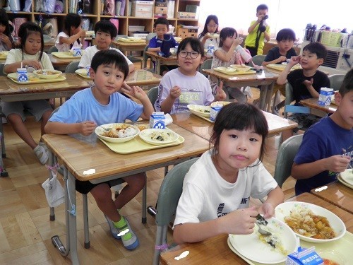 ２学期初給食.jpg