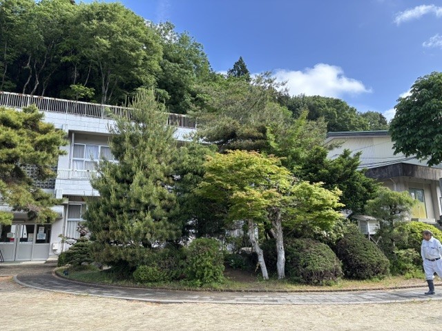作業前の職員室前庭園