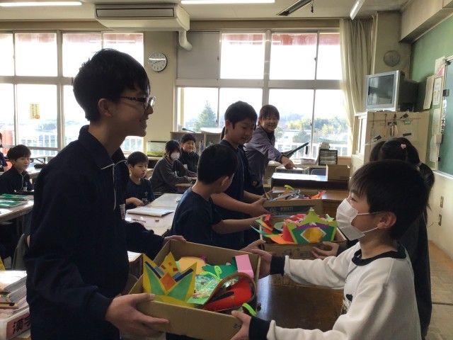 入場の時、冠をかぶってきて下さい