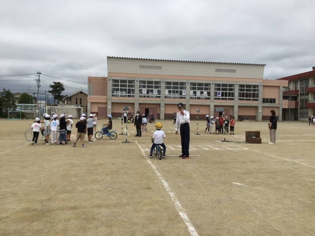 交差点の渡り方