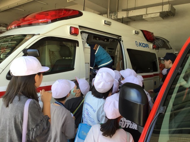 救急車の中を見せてもらいました