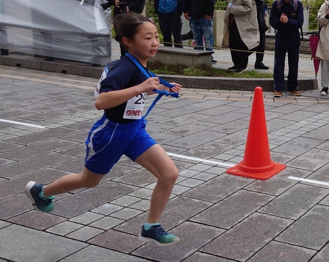 ４年女子アンカー