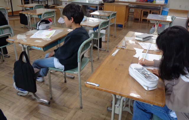 健康委員会（お誕生日カードの作成）