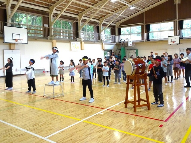 郡山市立御代田小学校 | 学校生活の様子 | 市陸上交歓会出場選手を励ます会を行いました