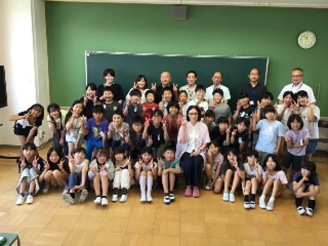 みんなではいラッキー！