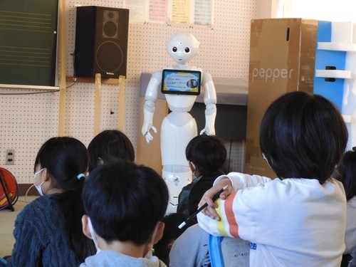 ペッパーくん、ではなくてシンタローくん