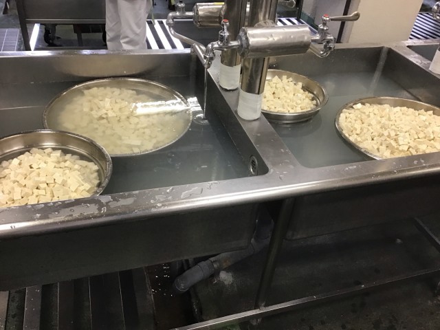 切った後の豆腐