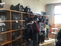 授業を参観する様子