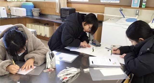 先生方への依頼文を作成する様子②