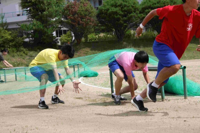 障害物競技網くぐり