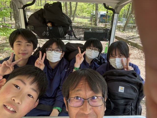 車に乗りながら恐竜の学習ができます