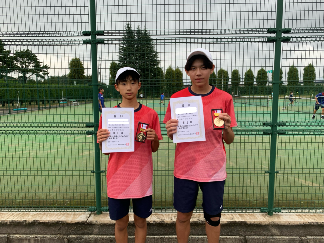 ダブルス優勝を果たしました
